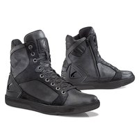 forma-chaussures-moto-hyper-wp